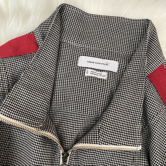 Urban Outfitters | Houndstooth Mock-neck Popover - Picture 6 of 10